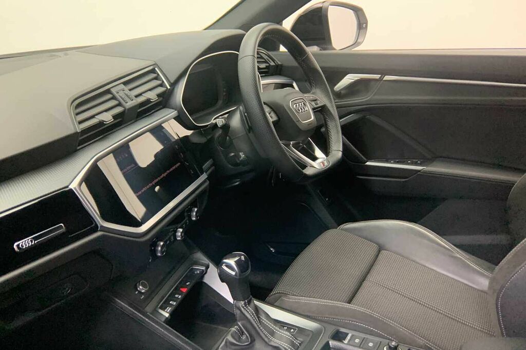 Audi Q3 Black Edition 35 Tfsi 150 Ps S Tronic - 2022 EA72YJG White #2