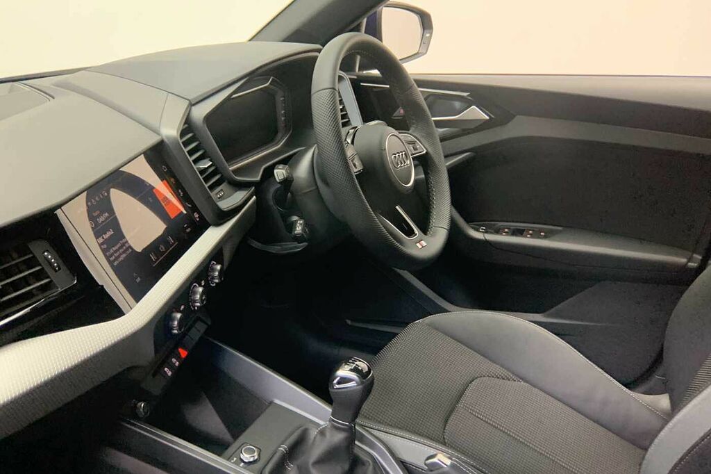 Audi A1 S Line 25 Tfsi 95 Ps 5-Speed HG26NNF Blue #2