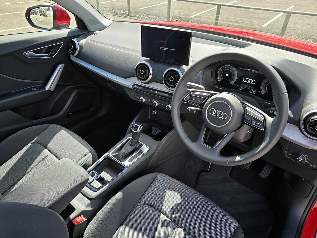 Audi Q2 Sport 35 Tfsi 150 Ps S Tronic Red #6