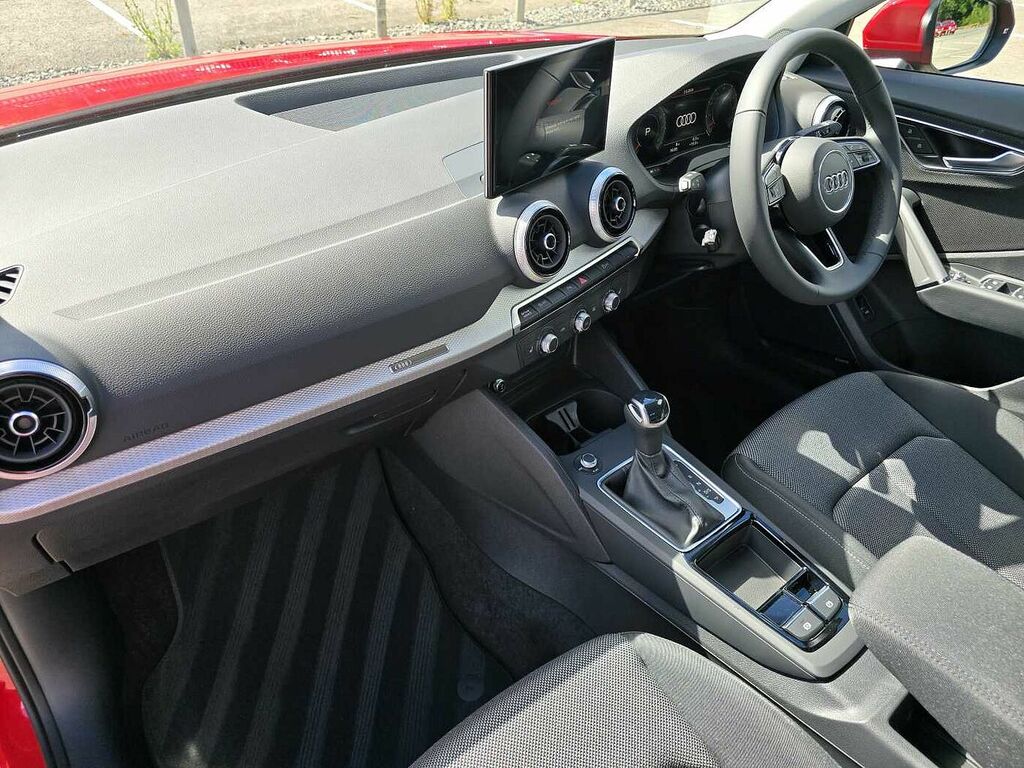 Audi Q2 Sport 35 Tfsi 150 Ps S Tronic Red #2