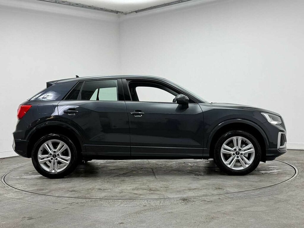 Audi Q2 Sport 35 Tfsi 150 Ps S Tronic Grey #4