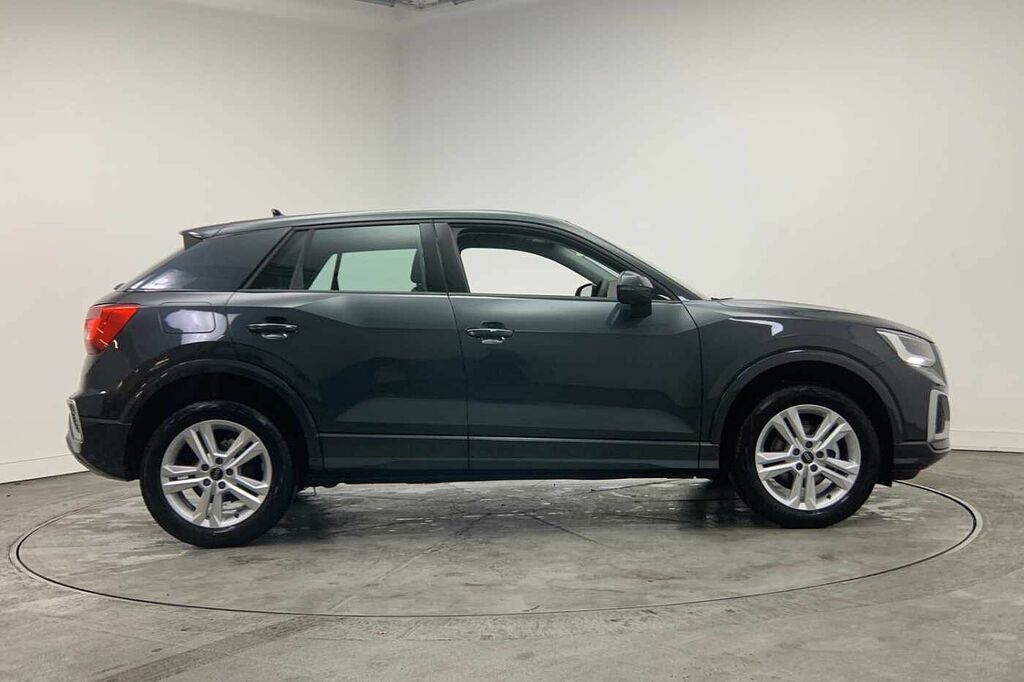 Audi Q2 Sport 35 Tfsi 150 Ps S Tronic Grey #4