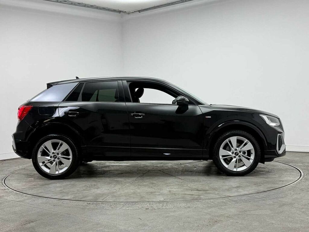 Audi Q2 S Line 35 Tfsi 150 Ps S Tronic - 2025 HG26TPF Black #4