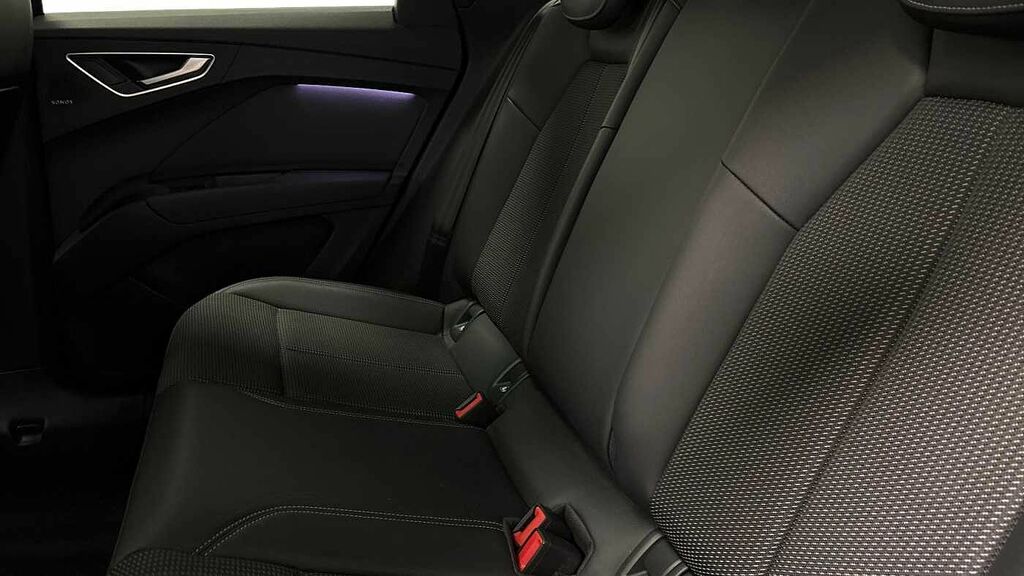 Audi Q4 E Tron Q4 Launch Edition 40 E-tron 150,00 Kw Grey #7