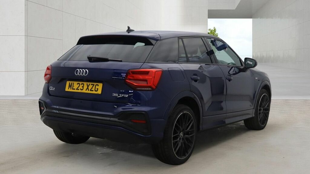 Audi Q2 Black Edition 35 Tfsi 150 Ps S Tronic Blue #4
