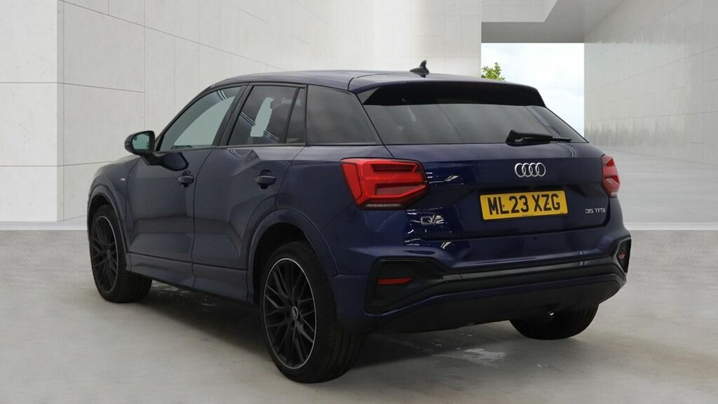 Audi Q2 Black Edition 35 Tfsi 150 Ps S Tronic Blue #3