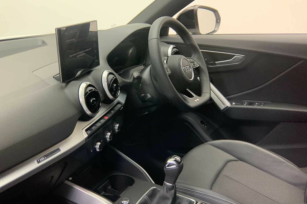 Audi Q2 Black Edition 30 Tfsi 116 Ps 6-Speed - 2025 White #2