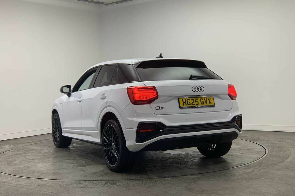 Audi Q2 Black Edition 30 Tfsi 116 Ps 6-Speed - 2025 White #3