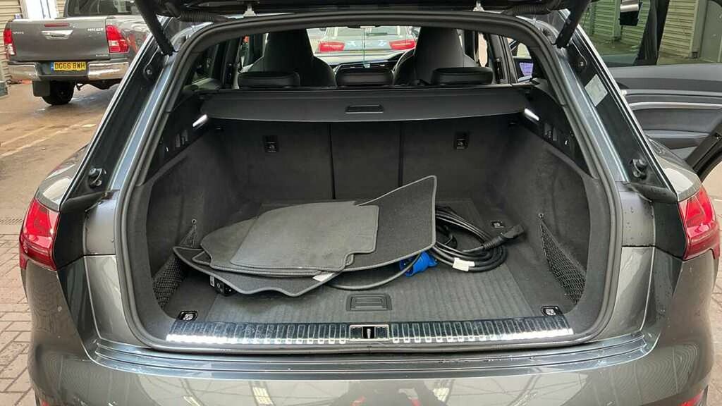 Audi E-tron E-tron Sportback 55 Black Edition Quattro Silver #10