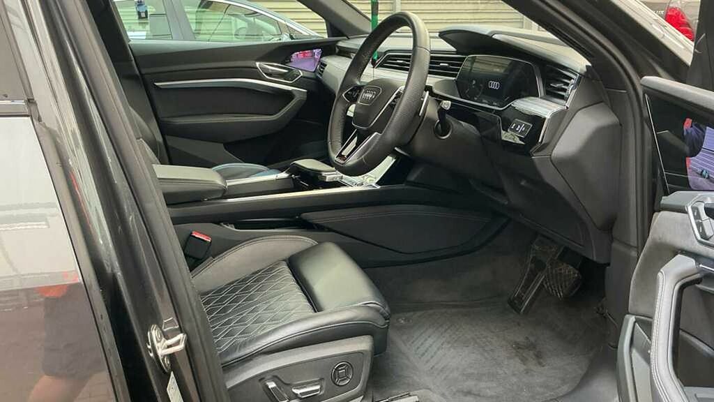 Audi E-tron E-tron Sportback 55 Black Edition Quattro Silver #12
