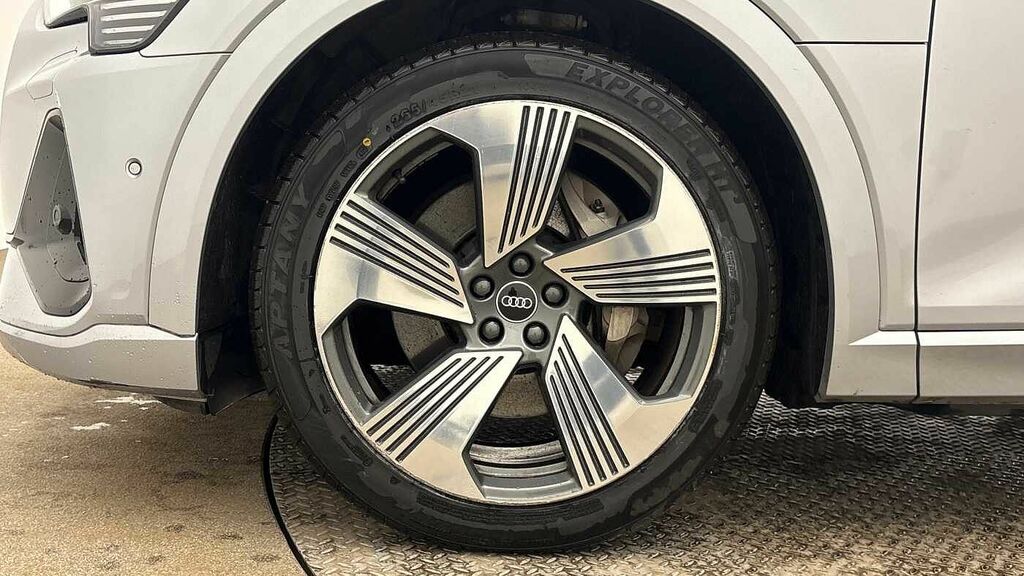 Audi E-Tron S S Line 50 Quattro 230,00 Kw Silver #5