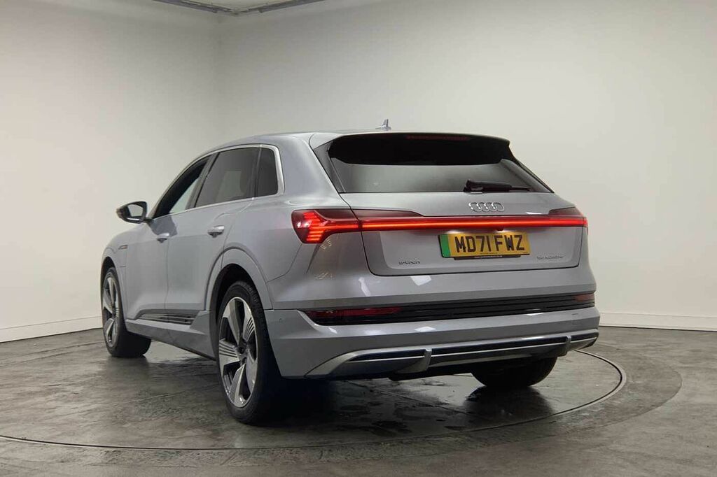 Audi E-Tron S S Line 50 Quattro 230,00 Kw Silver #3