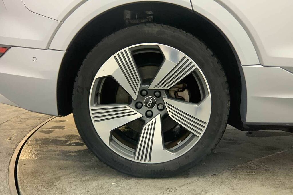 Audi E-Tron S S Line 50 Quattro 230,00 Kw Silver #5
