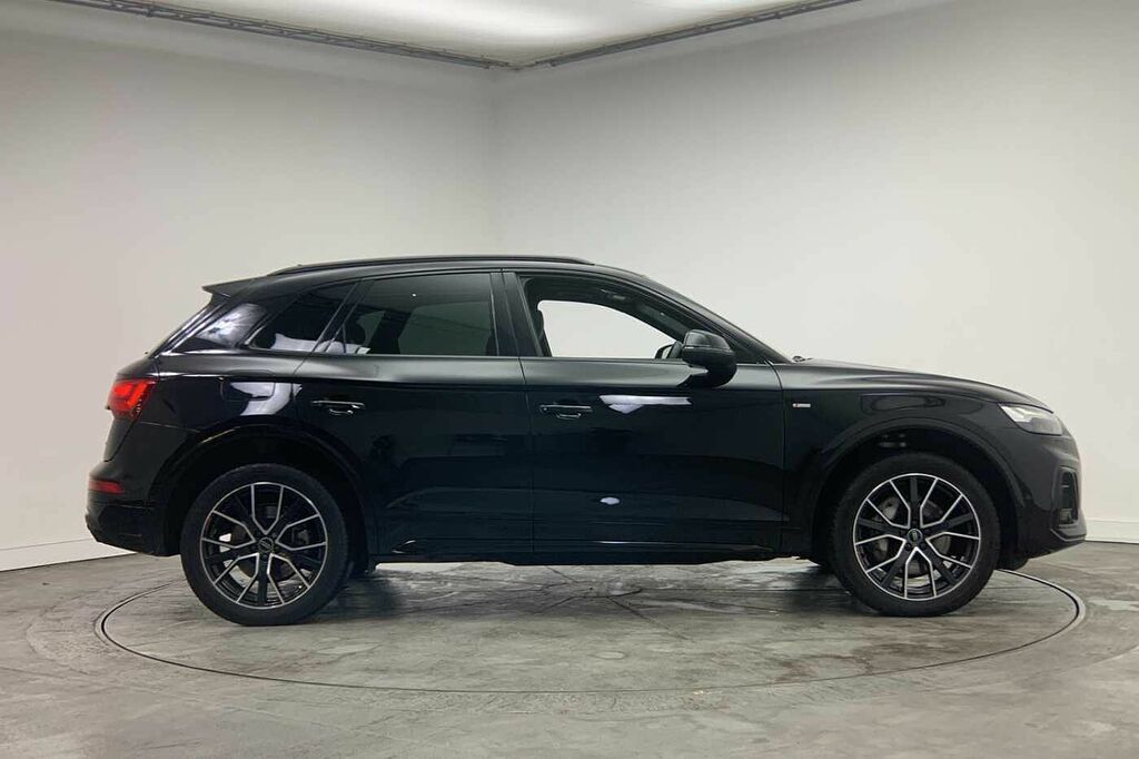 Audi Q5 Black Edition 50 Tfsi E Quattro 299 Ps S Tronic - FL74XYZ Black #4