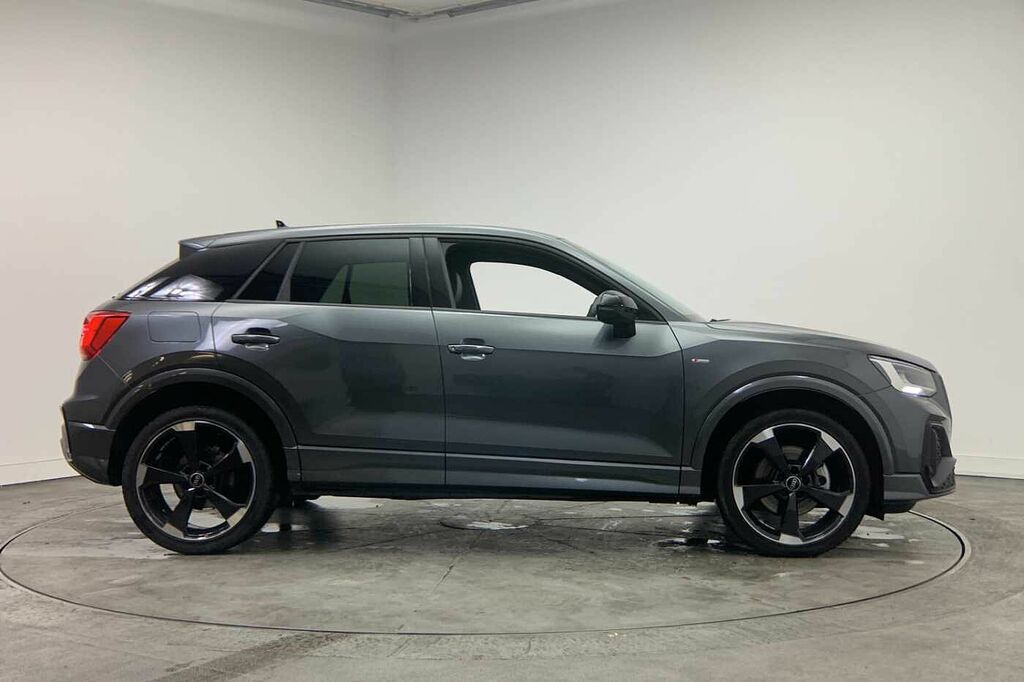 Audi Q2 Black Edition 35 Tfsi 150 Ps S Tronic - 2025 GJ25LRY Grey #4