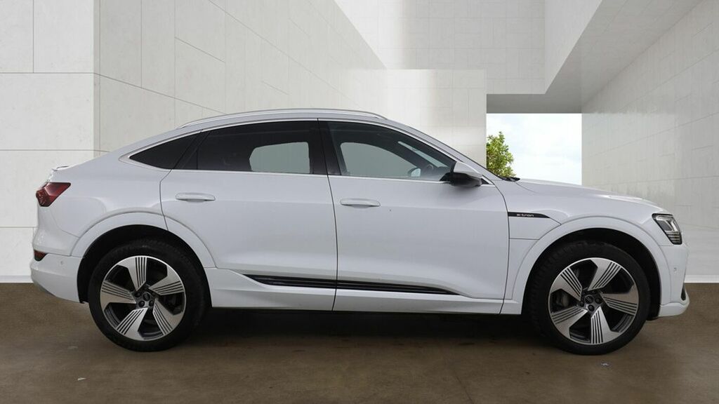 Audi E-tron Sportback S Line 50 Quattro 230,00 Kw White #6