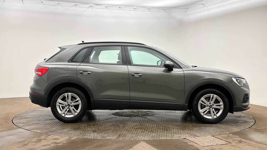 Audi Q3 Technik 35 Tfsi 150 Ps 6-Speed - 2022 MW22GOX Grey #4