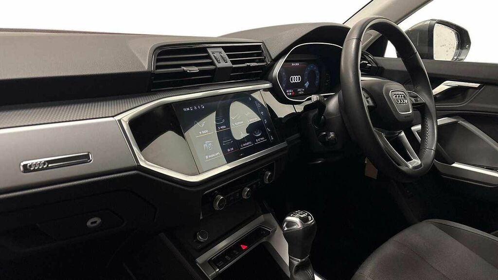Audi Q3 Technik 35 Tfsi 150 Ps 6-Speed - 2022 MW22GOX Grey #2