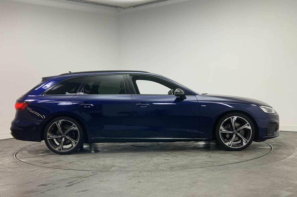 Audi A4 Avant Avant Black Edition 35 Tfsi 150 Ps S Tronic Blue #4