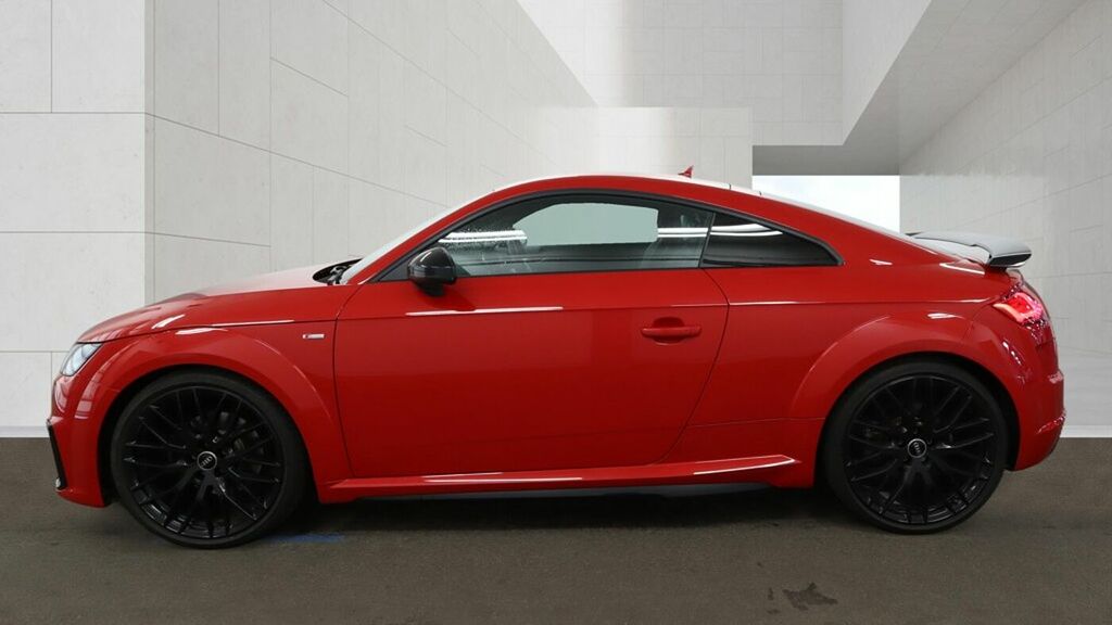 Audi TT Coup- Black Edition 40 Tfsi 197 Ps S Tronic Red #6