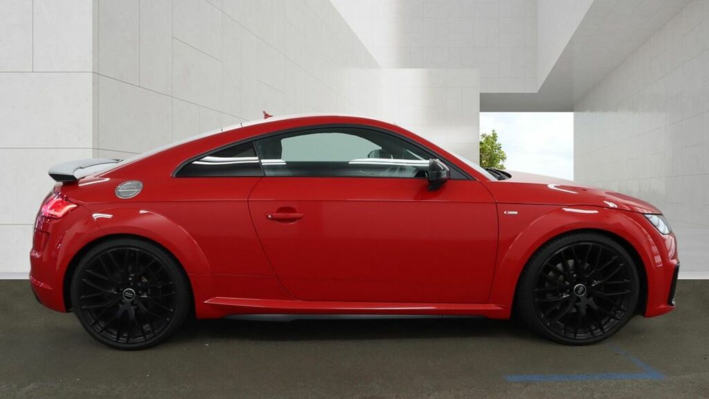 Audi TT Coup- Black Edition 40 Tfsi 197 Ps S Tronic Red #5