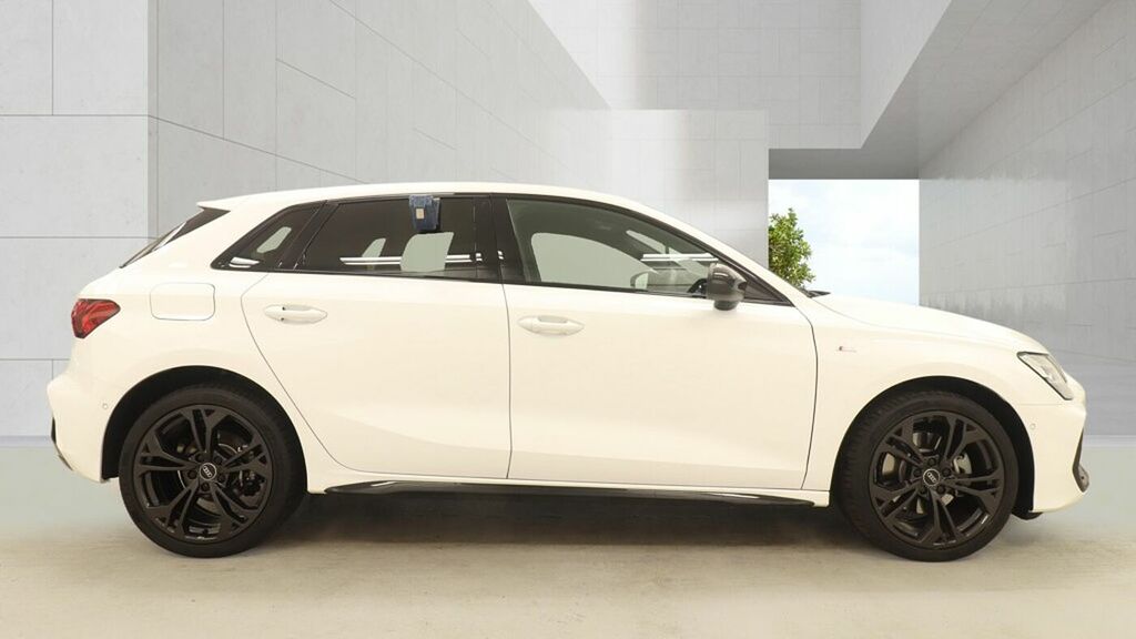 Audi A3 Black Edition 40 Tfsi E 204 Ps S Tronic White #6