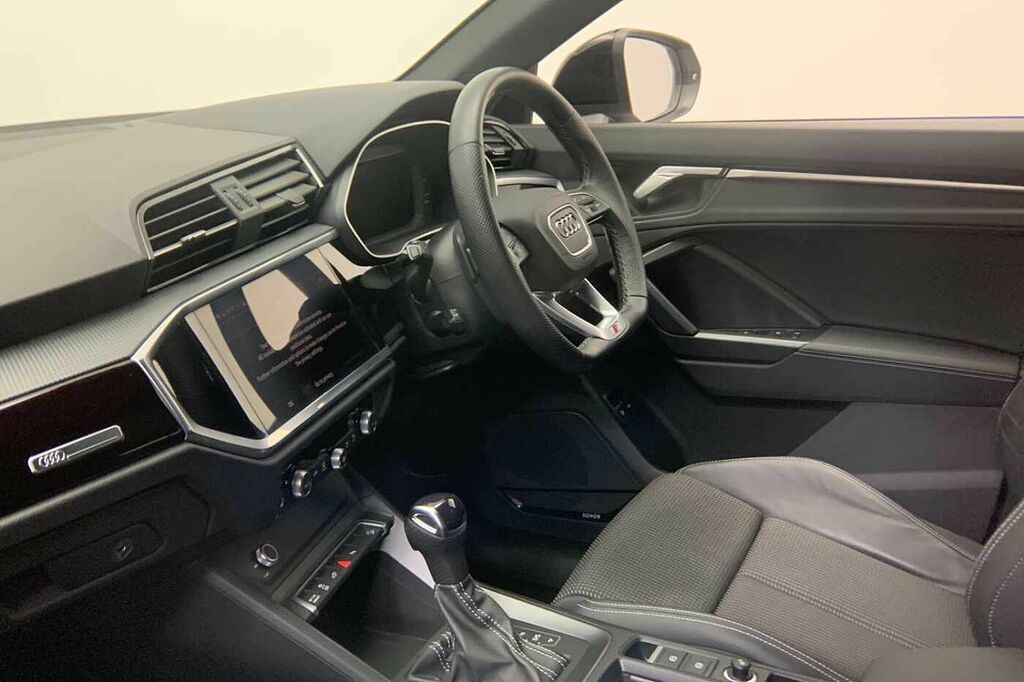 Audi Q3 Black Edition 45 Tfsi E 245 Ps S Tronic - 2023 White #2