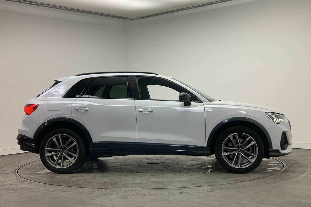 Audi Q3 Black Edition 45 Tfsi E 245 Ps S Tronic - 2023 White #4