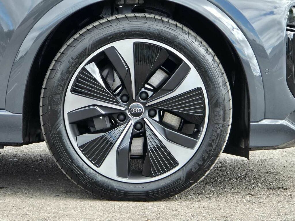 Audi SQ6 E-Tron Sq6 Suv Black Edition E-tron 360,00 Kw Grey #5
