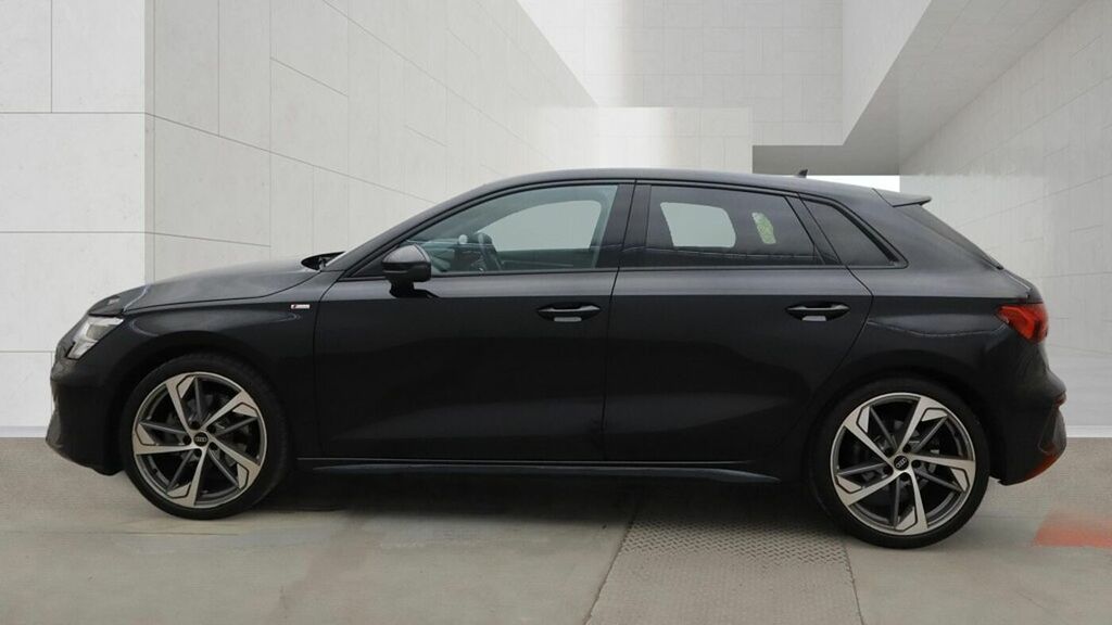 Audi A3 Black Edition 35 Tfsi 150 Ps S Tronic Black #6