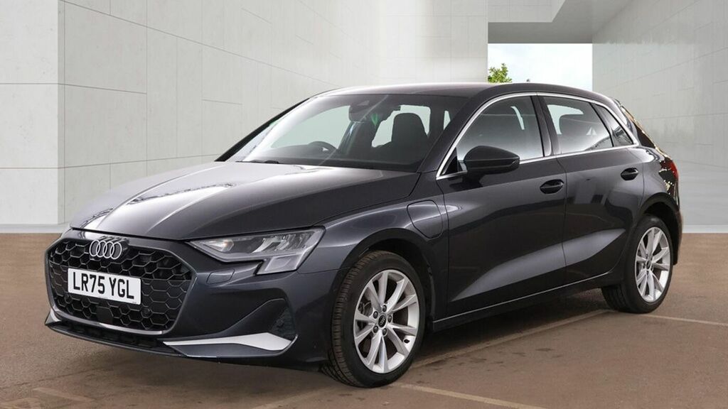 Audi A3 Sport 40 Tfsi E 204 Ps S Tronic Grey #4