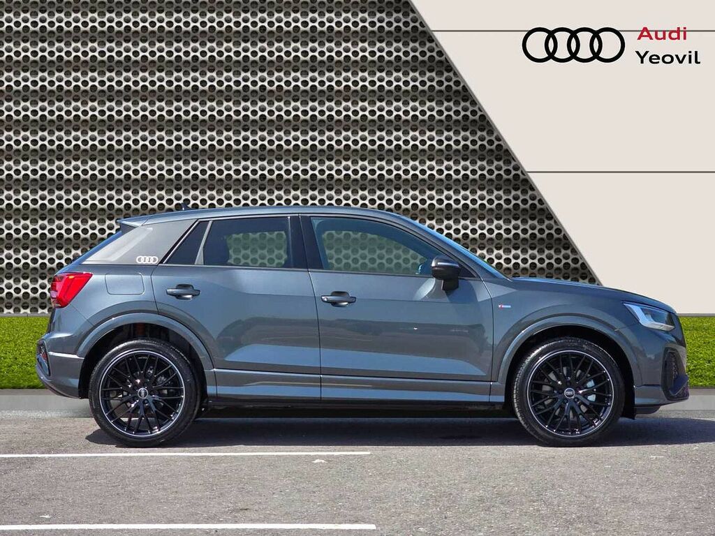 Audi Q2 Black Edition 35 Tfsi 150 Ps S Tronic Grey #4
