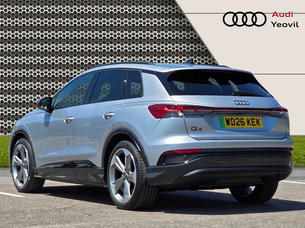 Audi Q4 E Tron Q4 Black Edition 40 E-tron 150,00 Kw Silver #3