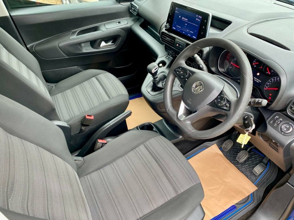 Vauxhall Combo Life 1.2L Energy Blue #2