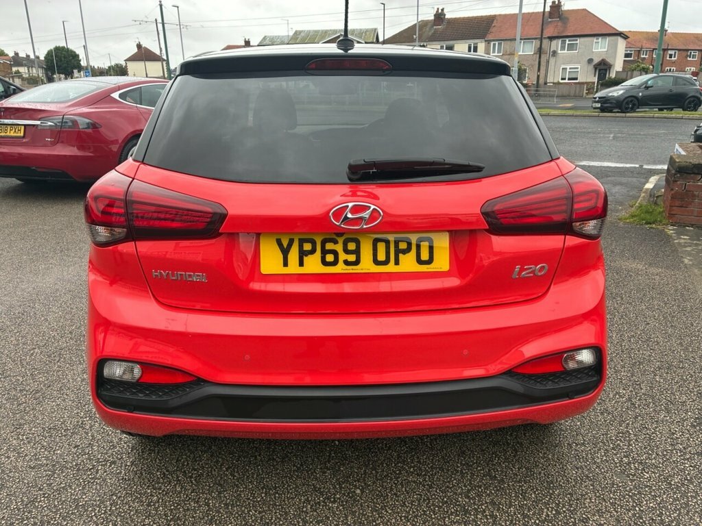 Hyundai I20 1L Play Red #6