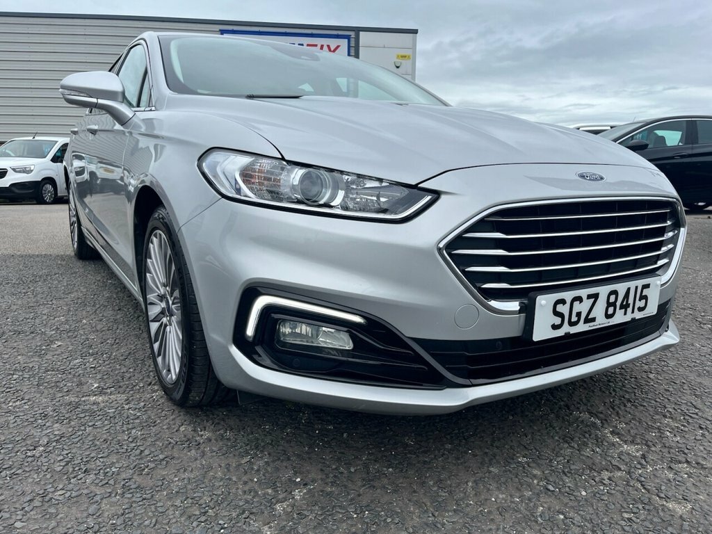 Ford Mondeo 2L Titanium Edition Silver