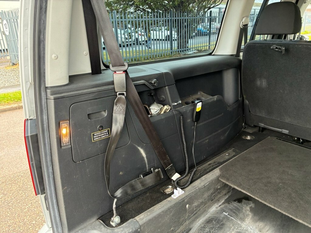 Volkswagen Caddy Maxi Maxi White #16