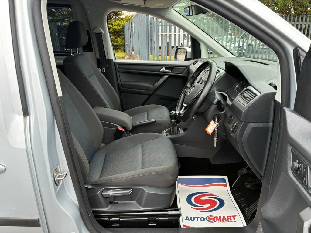 Volkswagen Caddy Maxi Maxi White #20