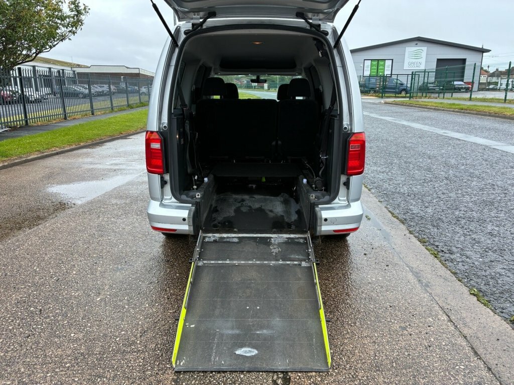 Volkswagen Caddy Maxi Maxi White #15