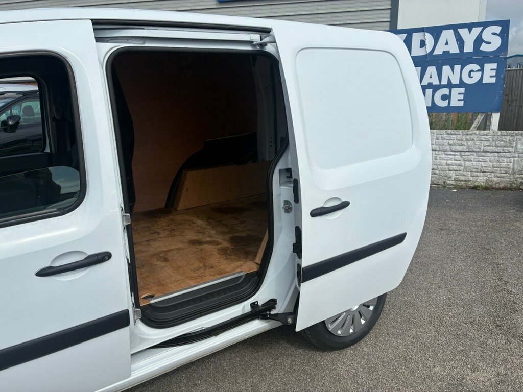 Renault Kangoo E-tech Ml20 33Kwh Business L2 White #14