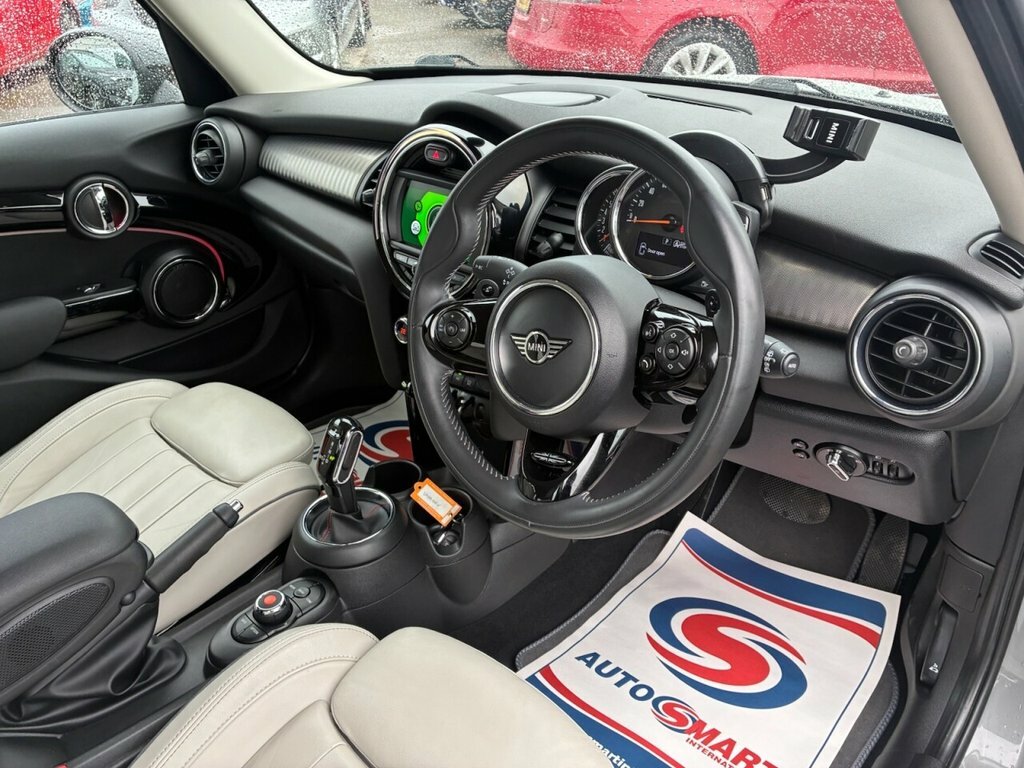 Mini Hatch  Silver #19