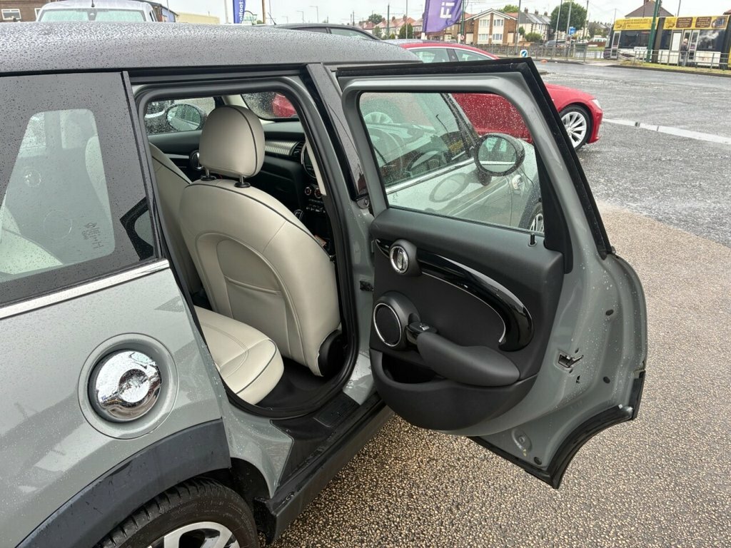 Mini Hatch  Silver #17