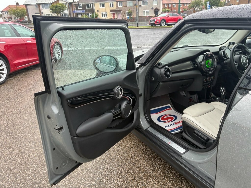 Mini Hatch  Silver #14