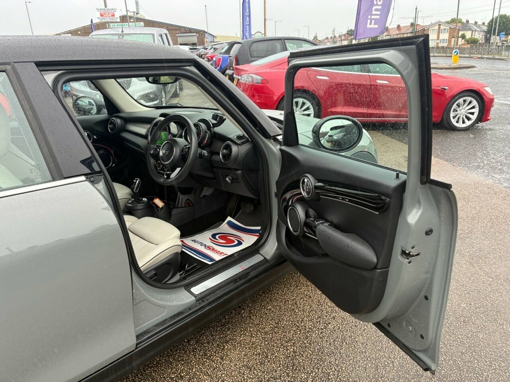 Mini Hatch  Silver #30