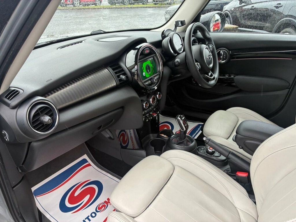 Mini Hatch  Silver #13