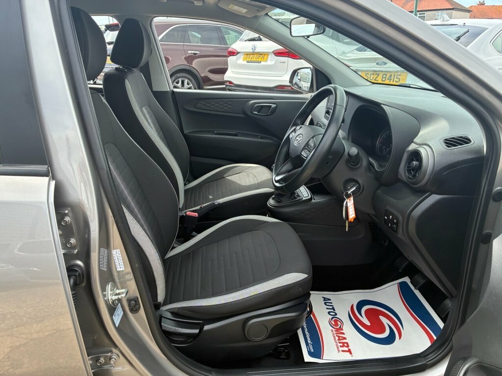 Hyundai I10 1L Se Connect Brown #3