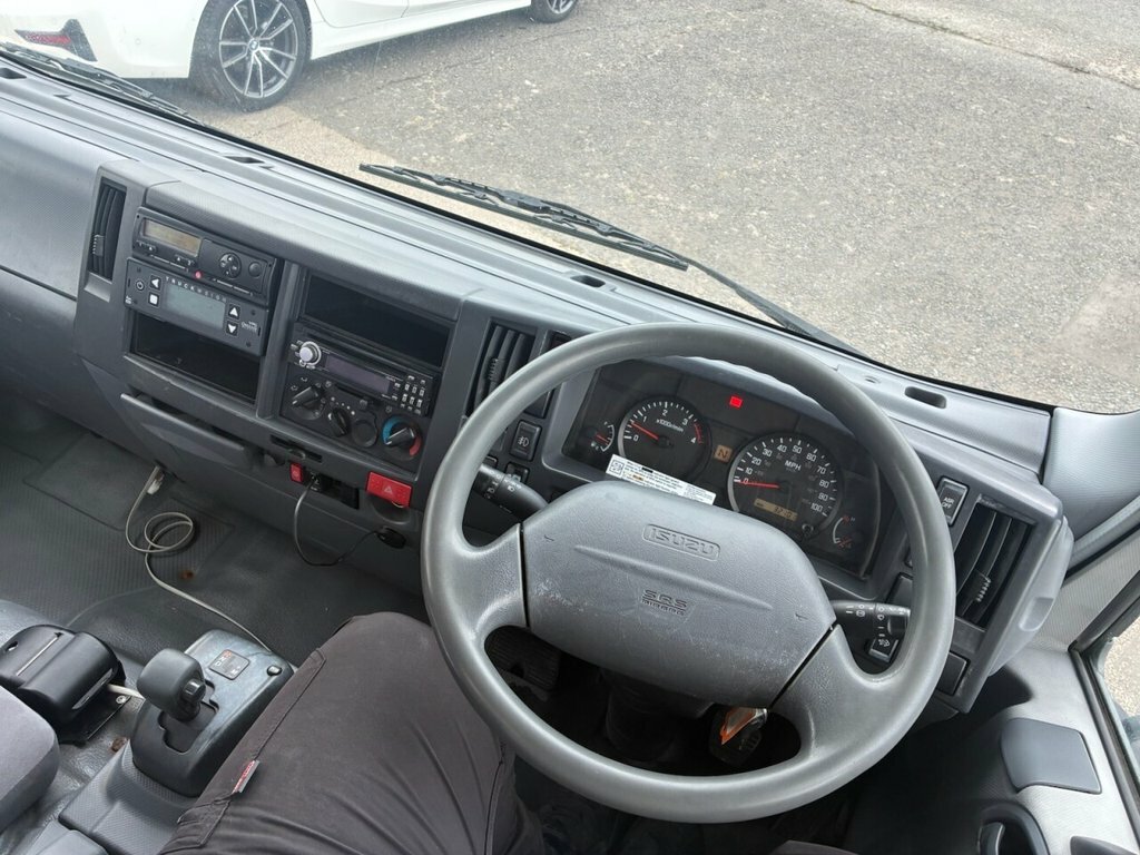 Isuzu Nkr 77 Turbo Di White #13