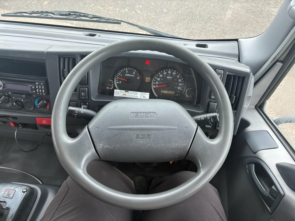Isuzu Nkr 77 Turbo Di White #12
