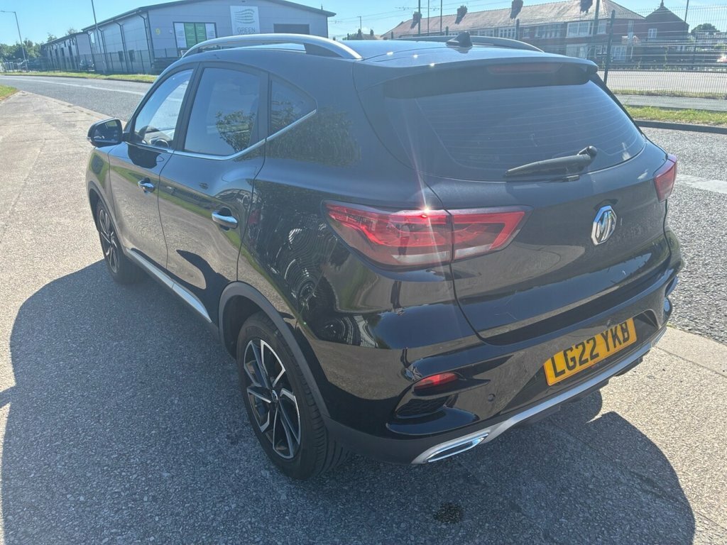 MG ZS 1L Exclusive Black #3