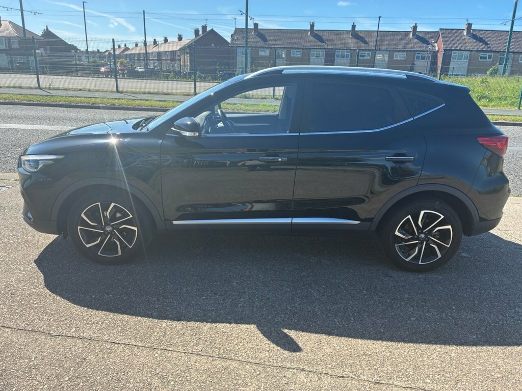 MG ZS 1L Exclusive Black #6